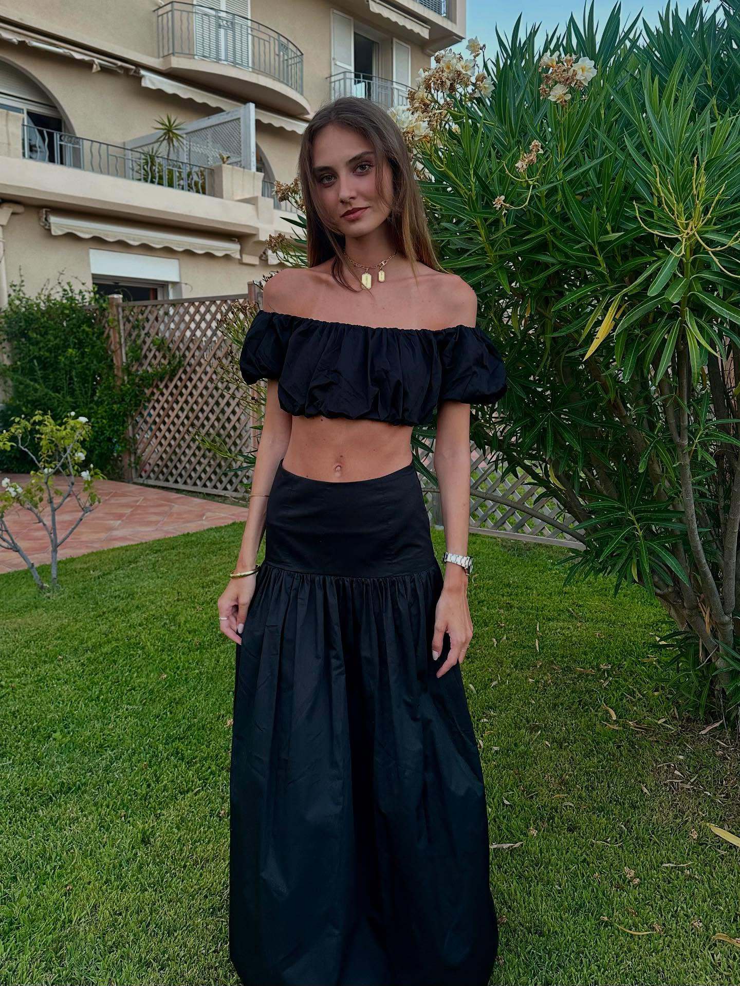 One-shoulder bandeau top waistless fashionable sexy skirt set