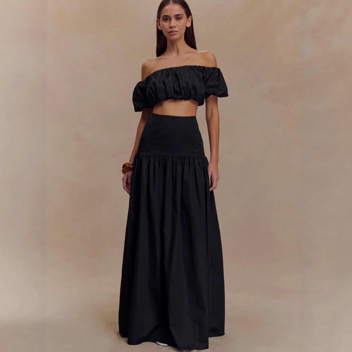One-shoulder bandeau top waistless fashionable sexy skirt set