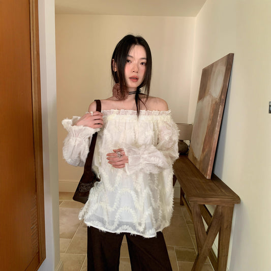 Age reduction heavy industry lace shoulder top