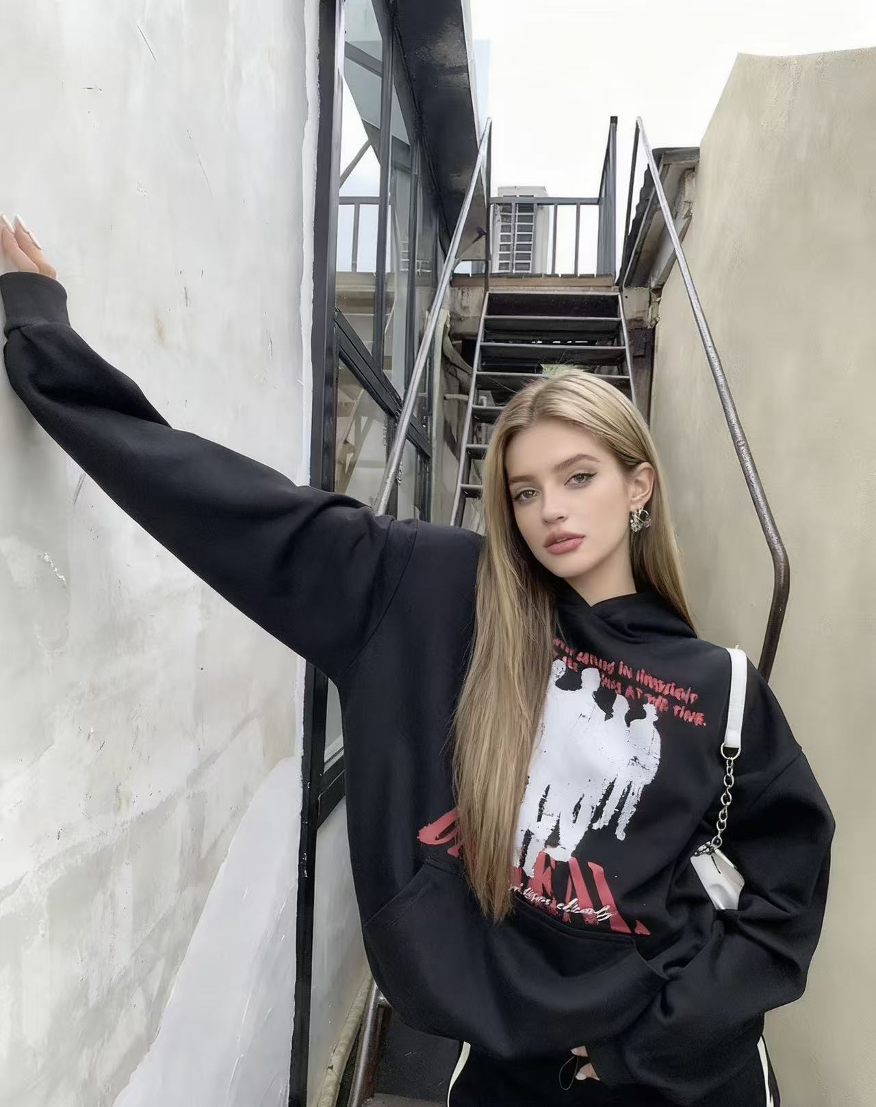 Autumn and winter new American hiphop sweater women's velvet portrait print casual hooded couple top