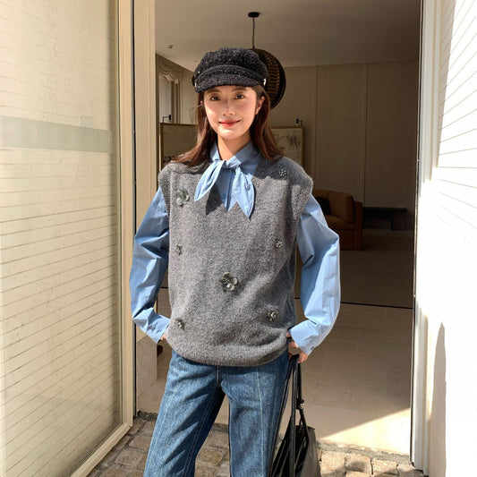 Sweet stacked three-dimensional flower wool v-neck sweater vest