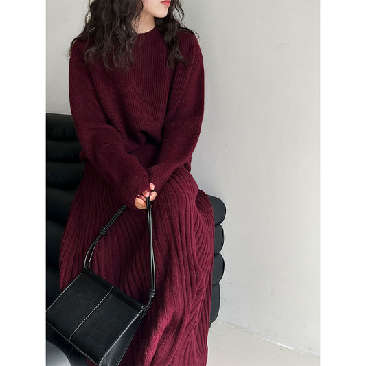 Korean lazy style crew neck knitted sweater + high waist and thin pleated skirt women's autumn and winter suit