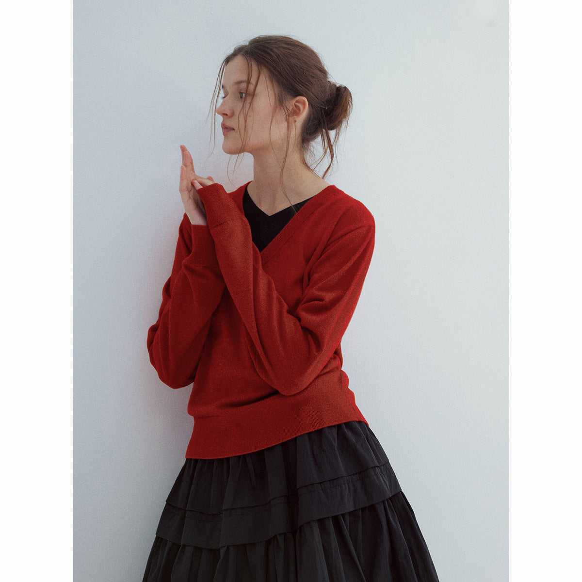 Spring new casual wool fake two-piece pure version solid color V-neck long-sleeved knitted sweater